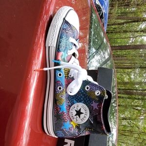 Converse size 6
